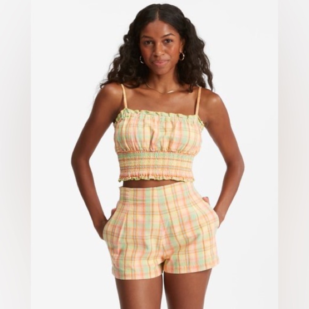 NWT Billabong Set Me Up crop top and shorts set | size S